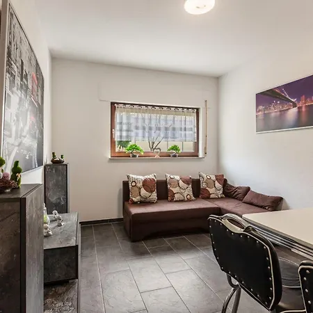 Haus Sonnenschein Apartmán *